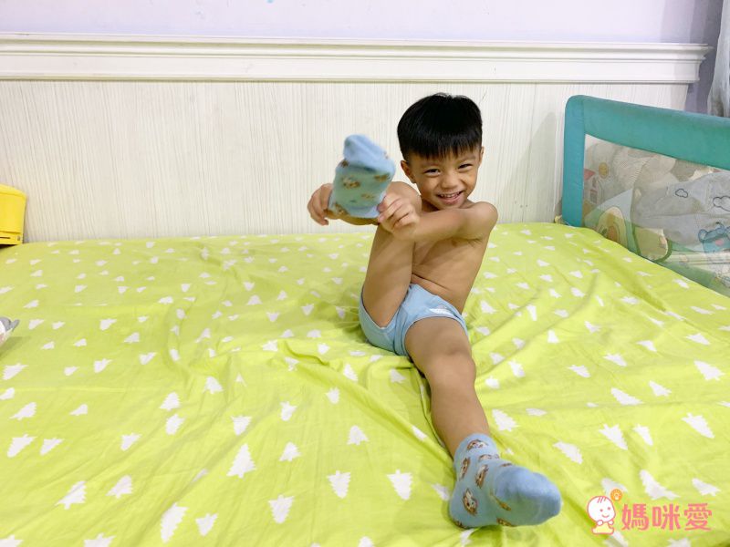 minihope美好的親子生活 - 抗菌除臭中筒襪(親子襪)-黑面琵鷺-灰