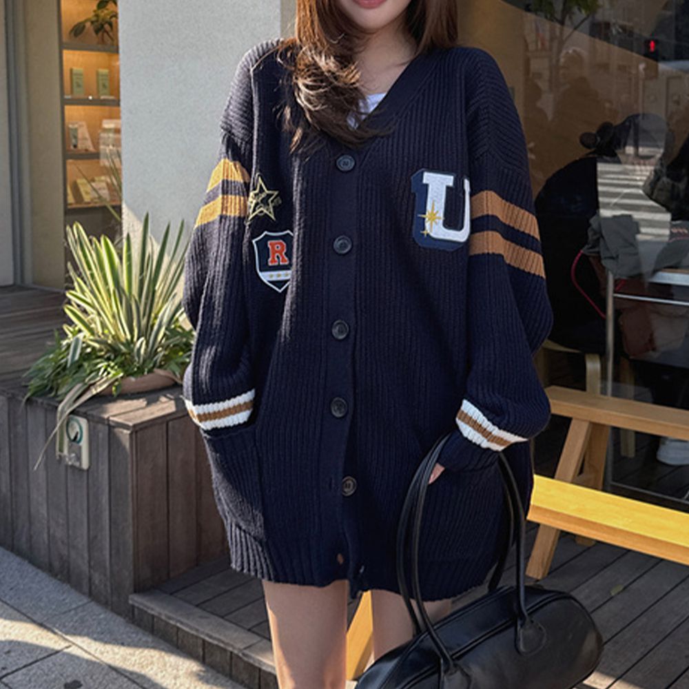 學園風徽章粗針織V領開襟外套-海軍藍 (F)