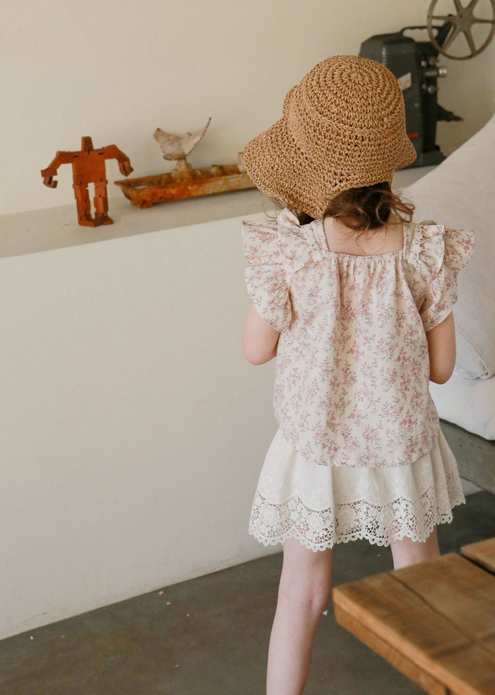 韓國 PuellaFLO - 蕾絲鏤空花瓣下襬褲裙-米白