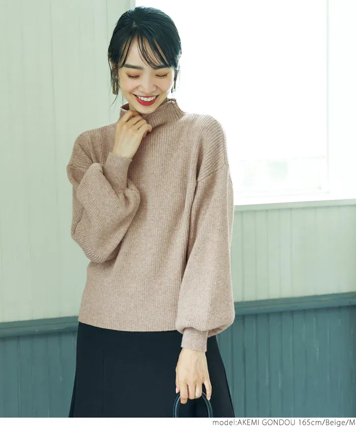 日本 COCA - 立領修身坑條落肩針織毛衣-米杏