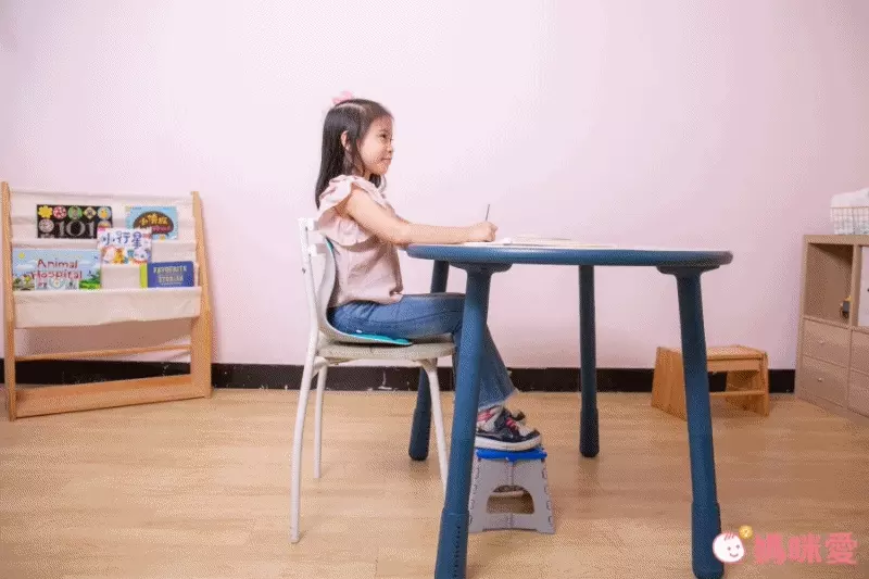 養成正確坐姿 不駝背！韓國Curble 3D美學椅