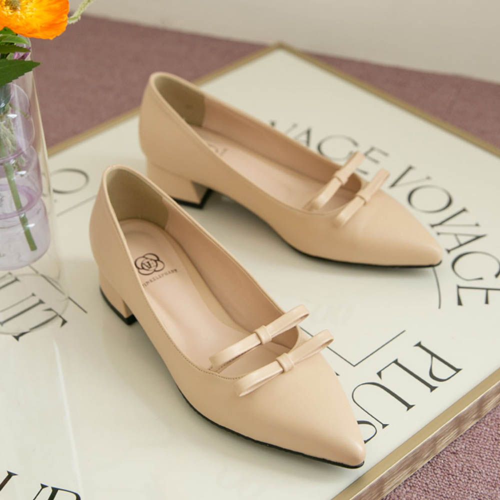 優雅雙蝴蝶結軟皮革尖頭跟鞋(3cm)-杏