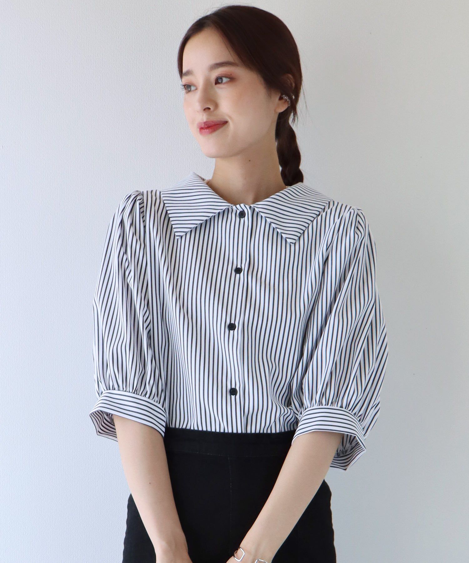 日本 BLUE EAST - 百搭翻領澎澎袖襯衫-直條紋-水藍