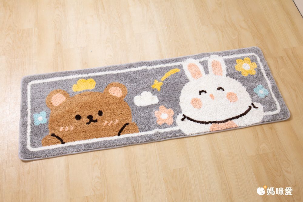 羊羔絨長條形床邊腳踏墊-26英文字母