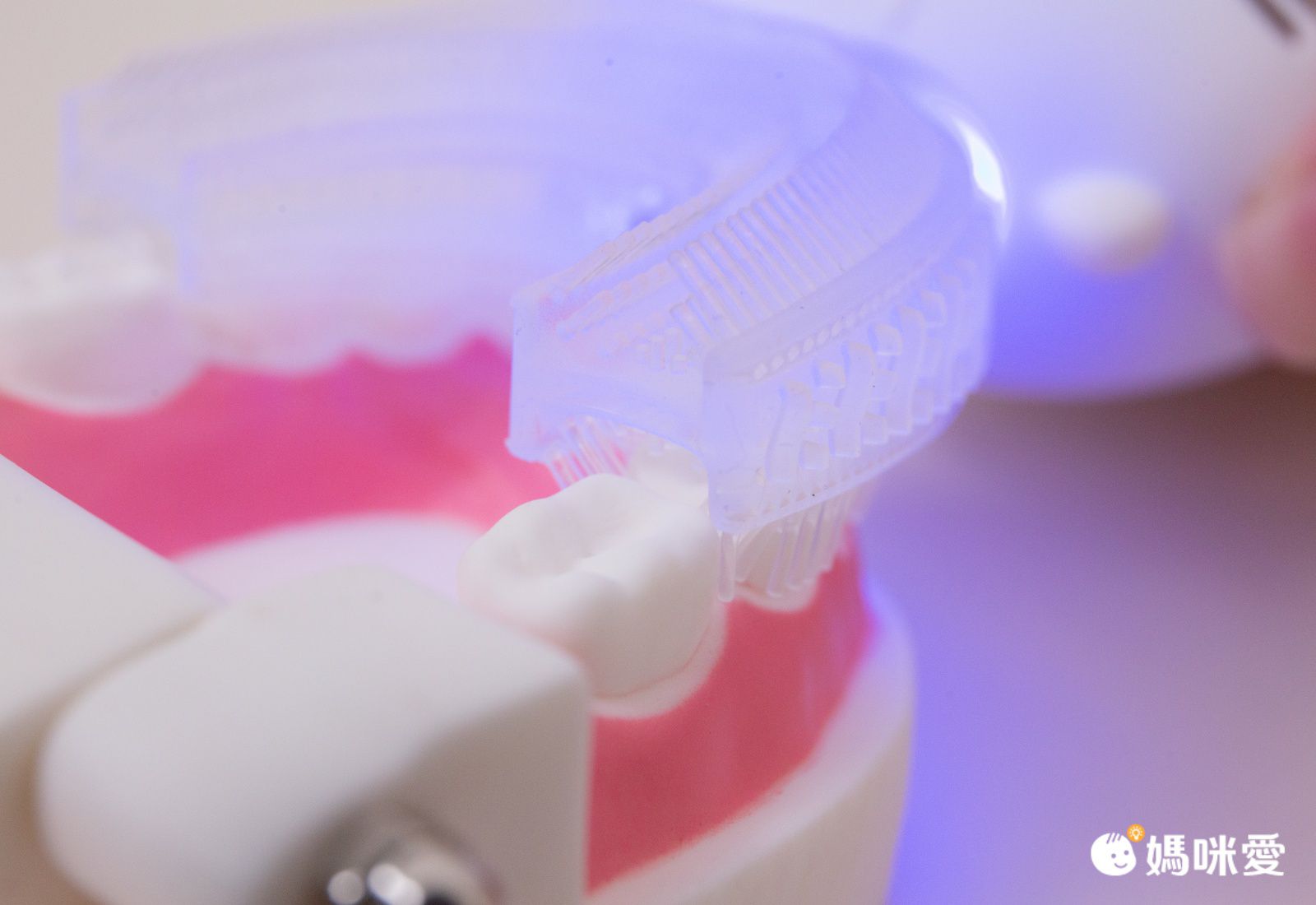 自主潔牙神器【U型電動牙刷】360度全方位潔牙