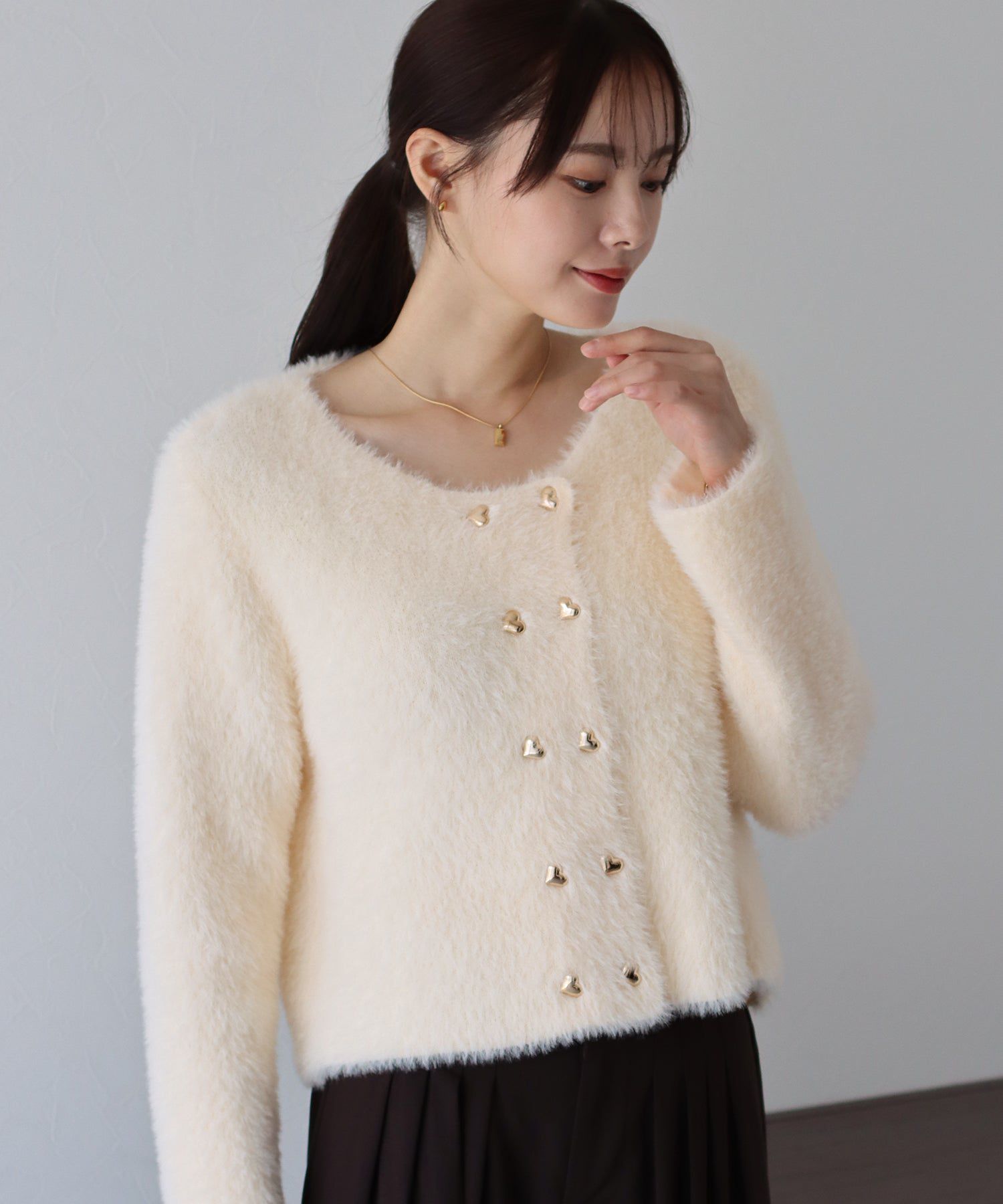 日本 BLUE EAST - 毛茸茸雙愛心排扣外套-米杏