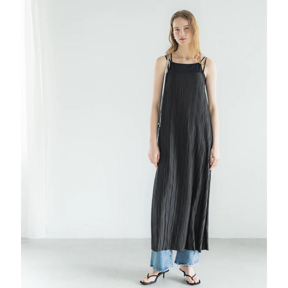日本 COCA - [可剪裁] 彈性波浪吊帶連身裙-優雅黑