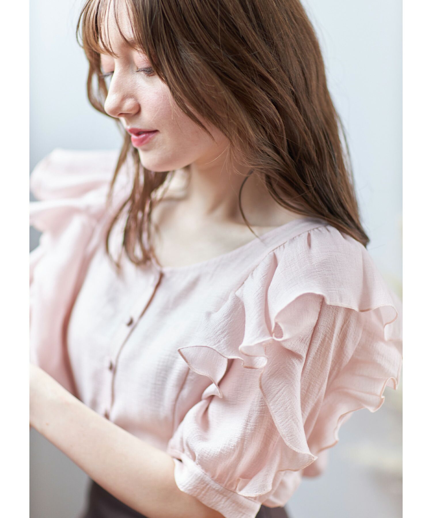 日本 tocco-closet - 優雅光澤感綁帶短袖上衣-星塵粉