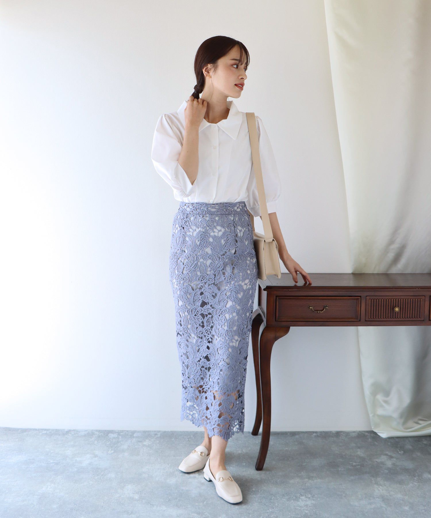 日本 BLUE EAST - 百搭翻領澎澎袖襯衫-直條紋-水藍