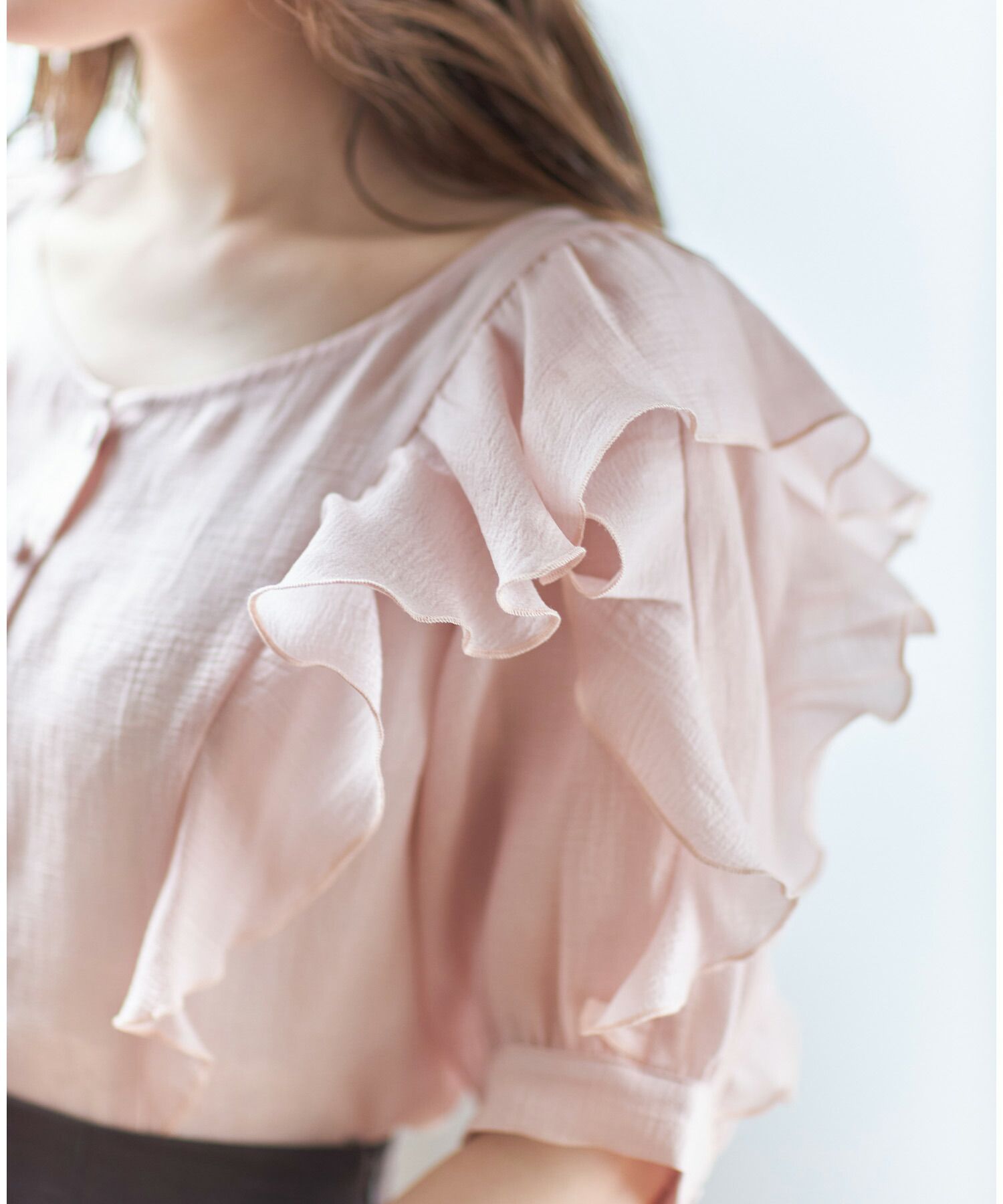 日本 tocco-closet - 優雅光澤感綁帶短袖上衣-星塵粉