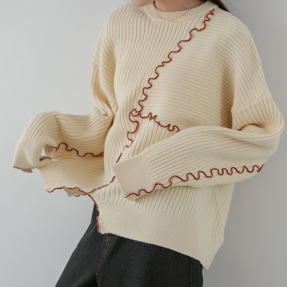 柔美曲線點綴寬鬆感針織上衣-象牙米