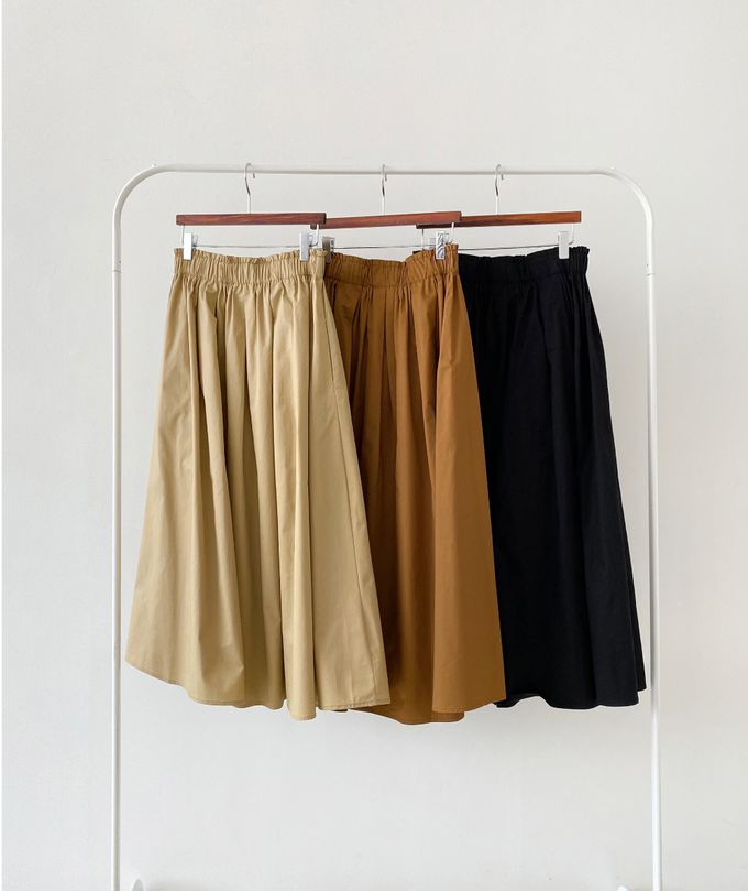 韓國女裝連線 - 寬鬆緊帶顯瘦修臀打褶圓裙-橘咖啡 (FREE)