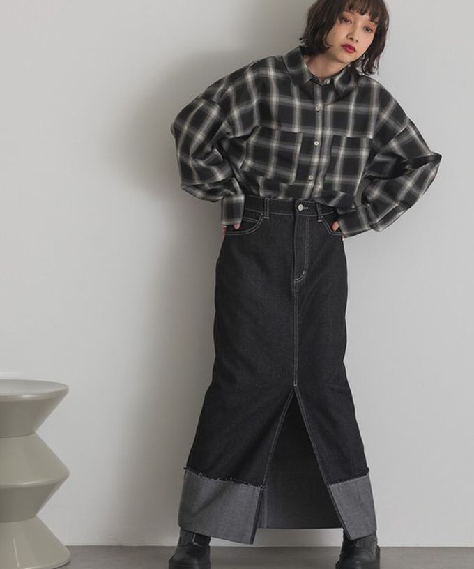 日本 ELENCARE DUE - 10oz抽鬚摺邊俐落前開叉牛仔長裙-海軍藍