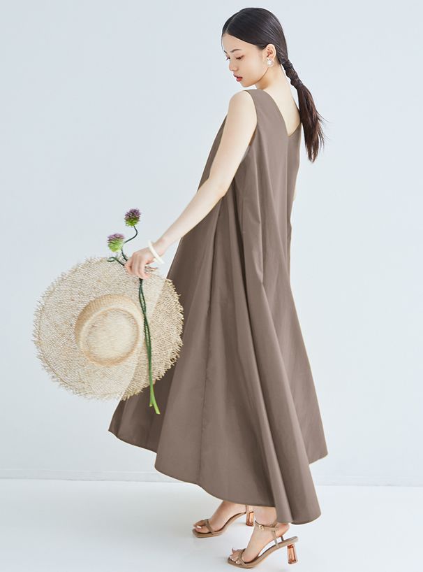 日本 GRL - 聯名款 極簡清爽V領無袖洋裝-簡約黑