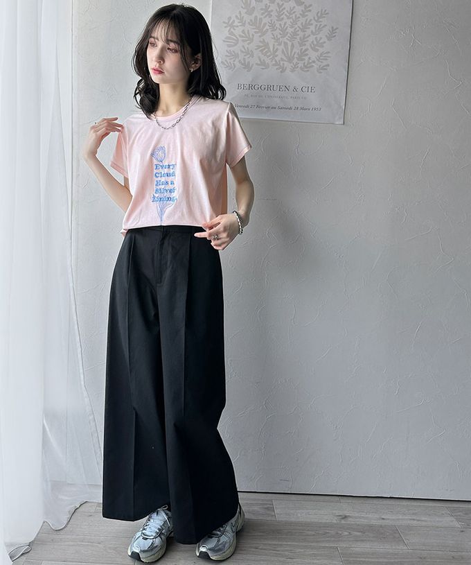 日本 Classical Elf - 花朵標語刺繡短袖上衣-淺粉紅