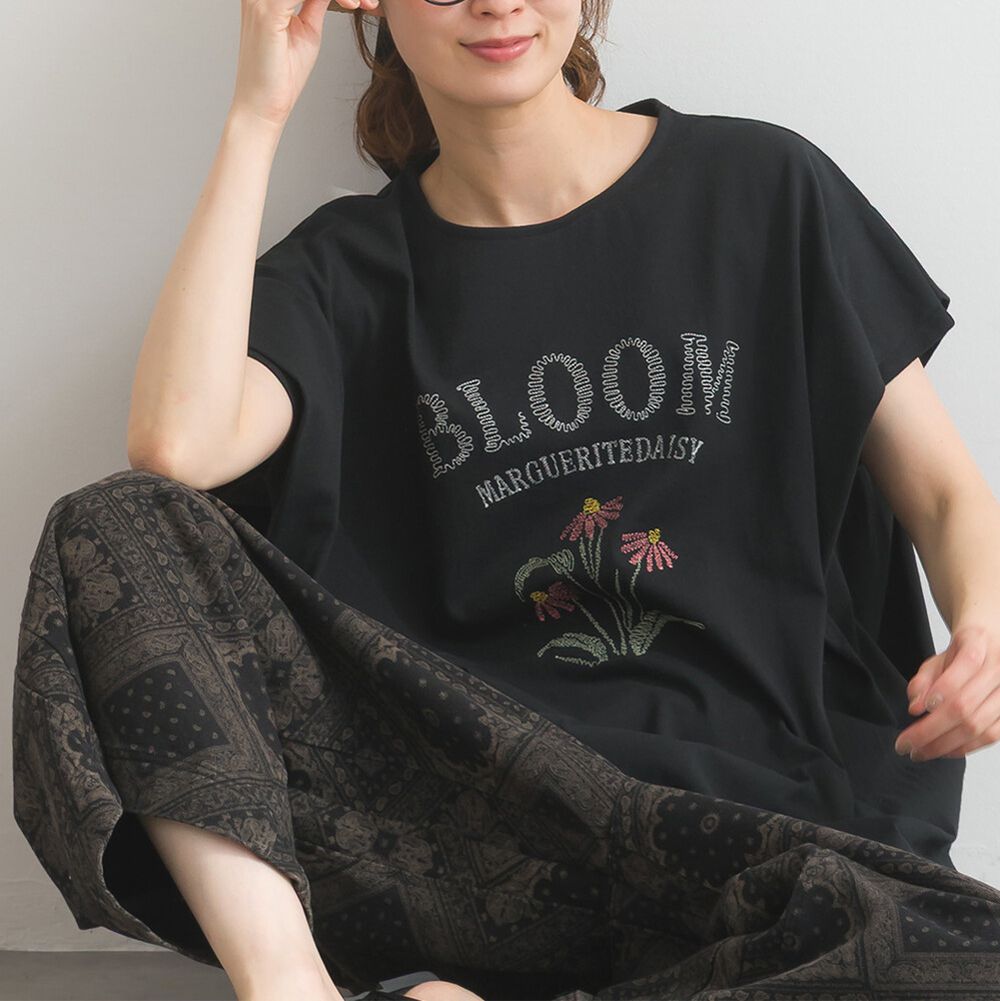 純棉 低調花朵刺繡落肩顯瘦短袖上衣-黑