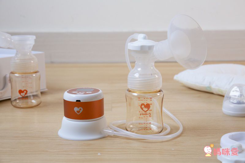 主機只有一個手掌的大小！新貝樂 雙邊電動吸乳器