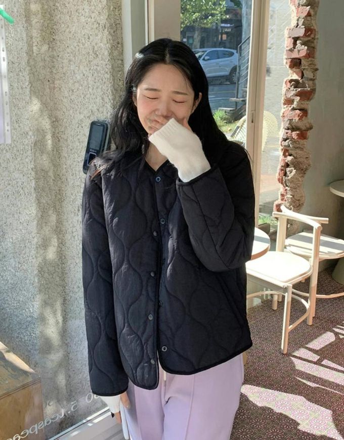 韓國 LANDING - 韓國製絎縫壓紋鋪棉圓領外套-黑 (FREE)