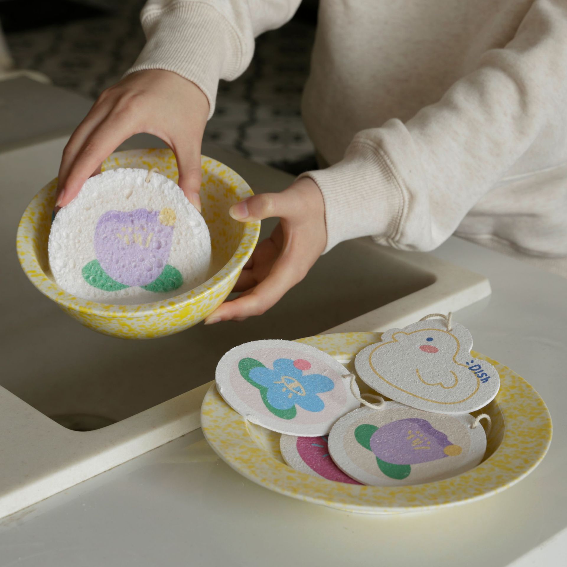 卡通吸水印花壓縮木漿海綿洗碗刷-橢圓麵包 (12.3x8cm)