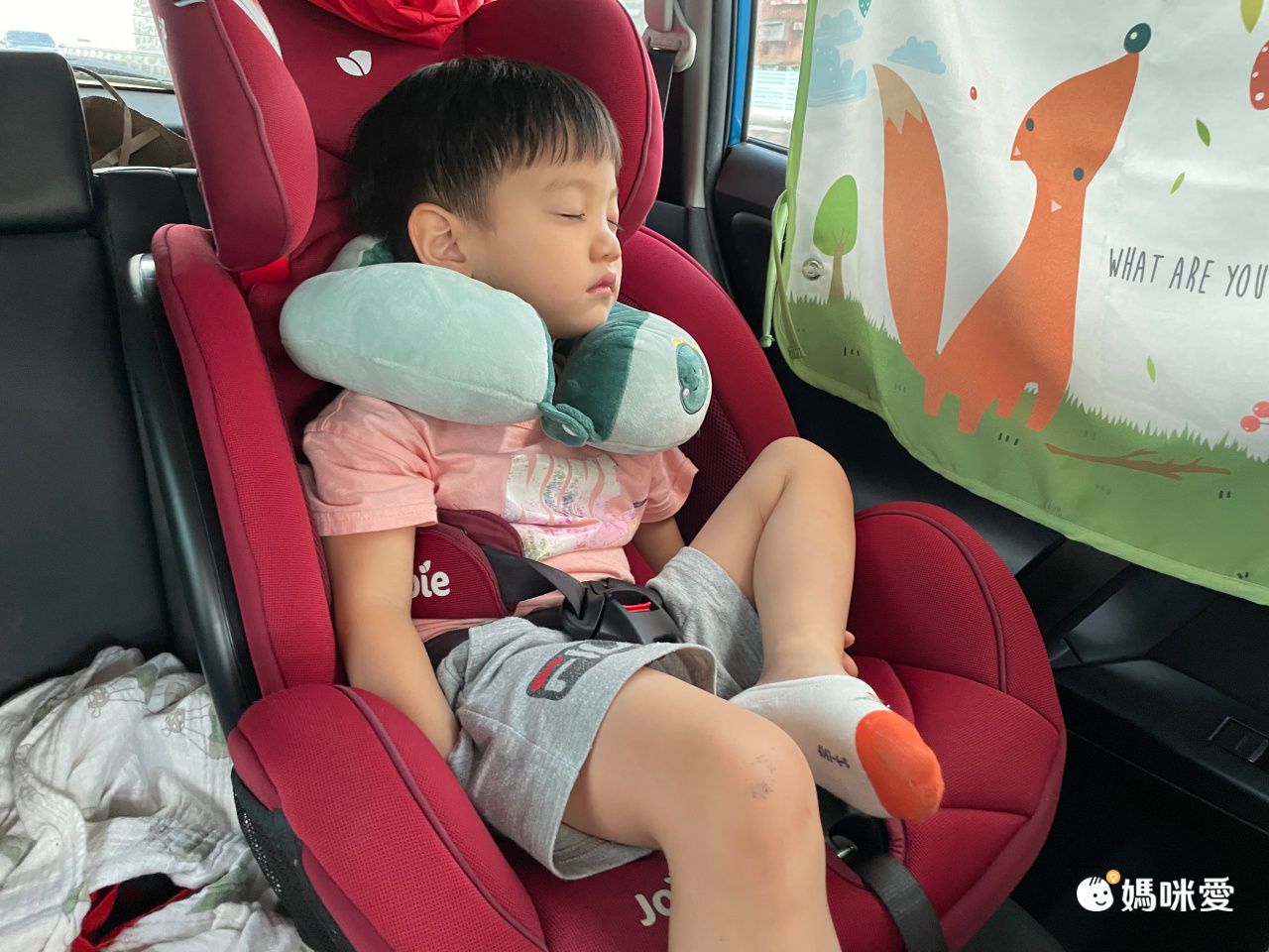 刺繡U型護頸枕(立體款)-貓咪-黃色 (28x28x10cm)