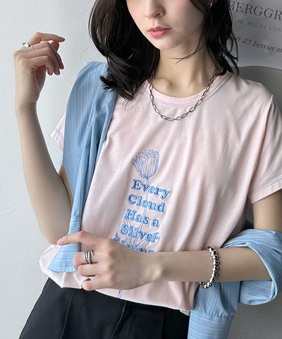 日本 Classical Elf - 花朵標語刺繡短袖上衣-淺粉紅