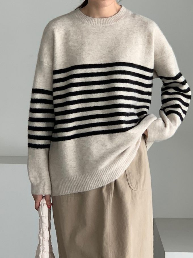 韓國女裝連線 - 條紋點綴寬鬆版型針織上衣-燕麥杏 (FREE)