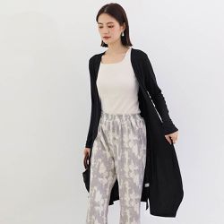 Yukié - 莫代爾雙口袋長版防曬外套/罩衫-黑色 (F)