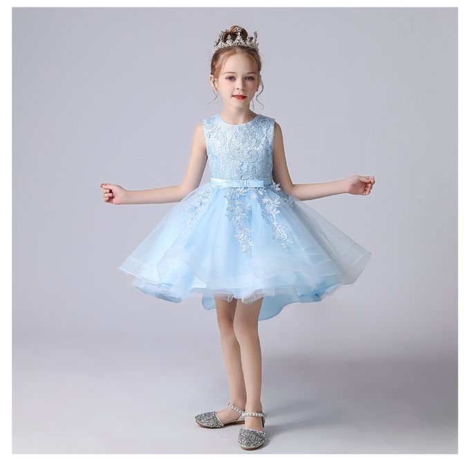 蕾絲圓領前短後長小禮服-淺藍色