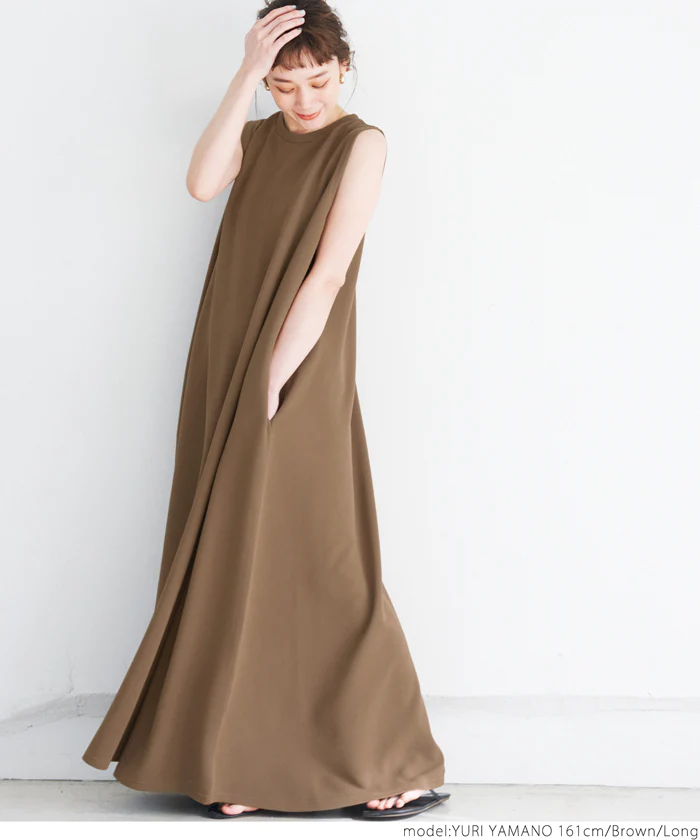 日本 COCA - 素面舒適彈性無袖A字洋裝-黑