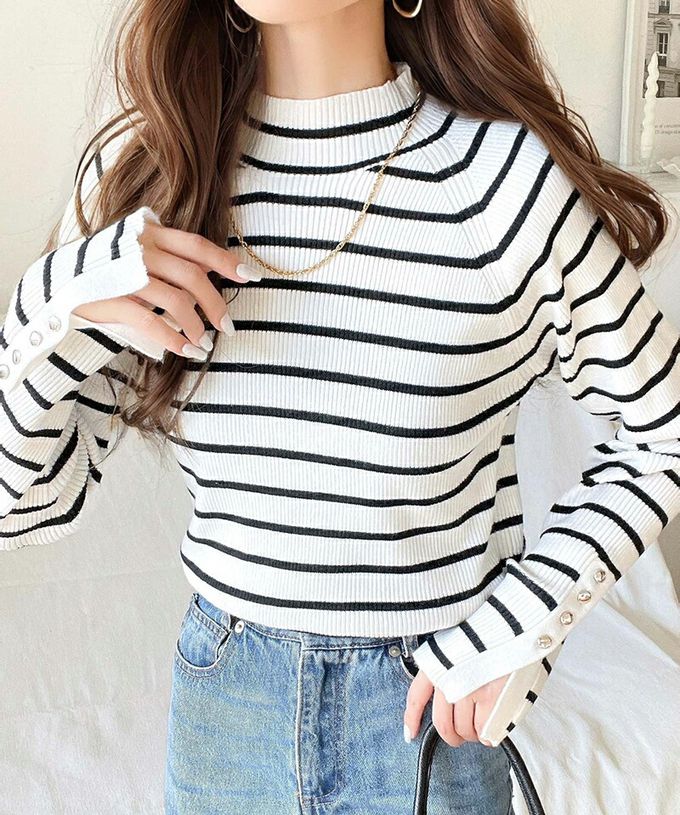 日本 Classical Elf - 時尚金釦修身羅紋長袖上衣-白底黑線