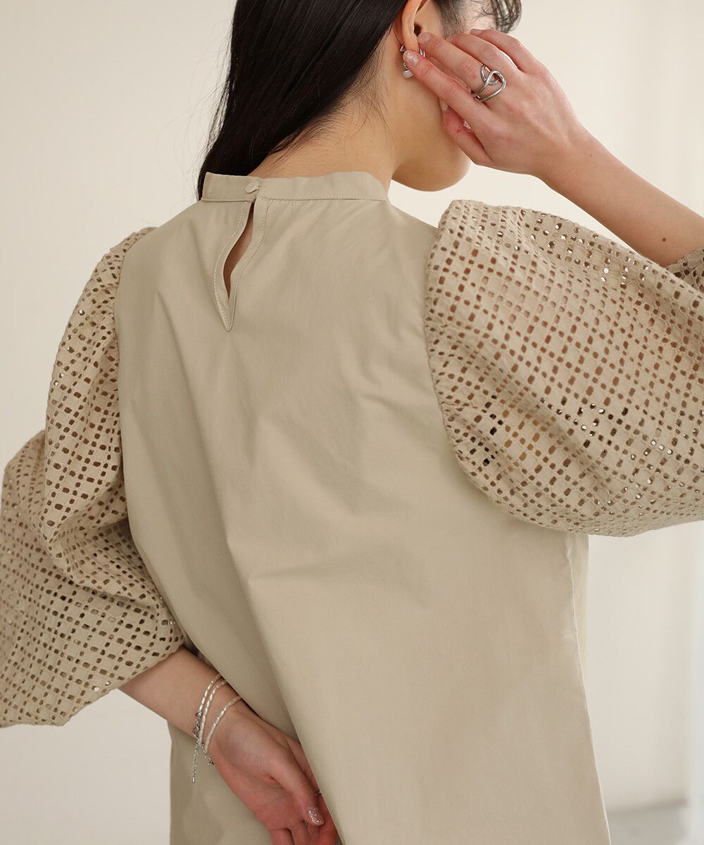 日本 Bab - 棉質立領雕花泡泡袖上衣-氣質米