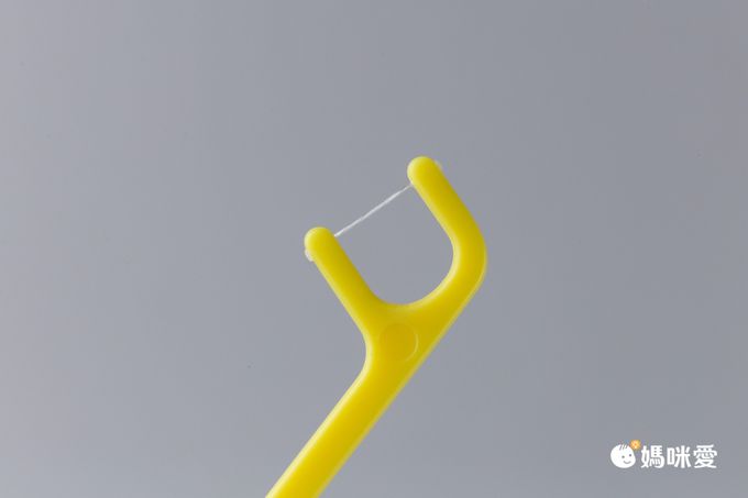 日本西松屋 - 幼童用牙線棒(6個月～)-黃-30入