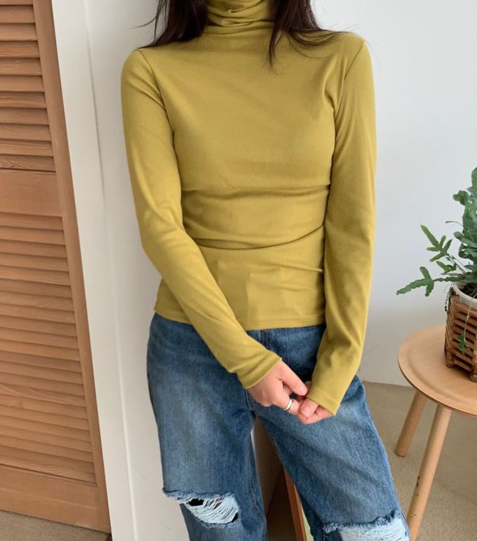 韓國 LANDING - 韓國製彈性高領長袖上衣-橄欖綠 (FREE)