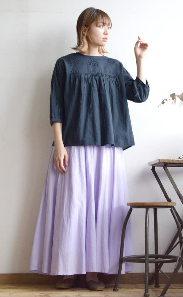 日本 zootie - 精美花朵立體刺繡五分袖上衣-深海藍