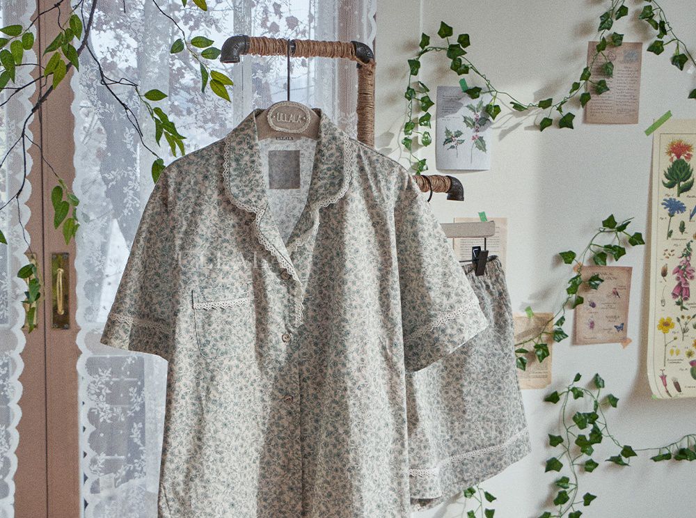 韓國 ULLALA - 滿版碎花短袖睡衣(兩件式) (FREE)