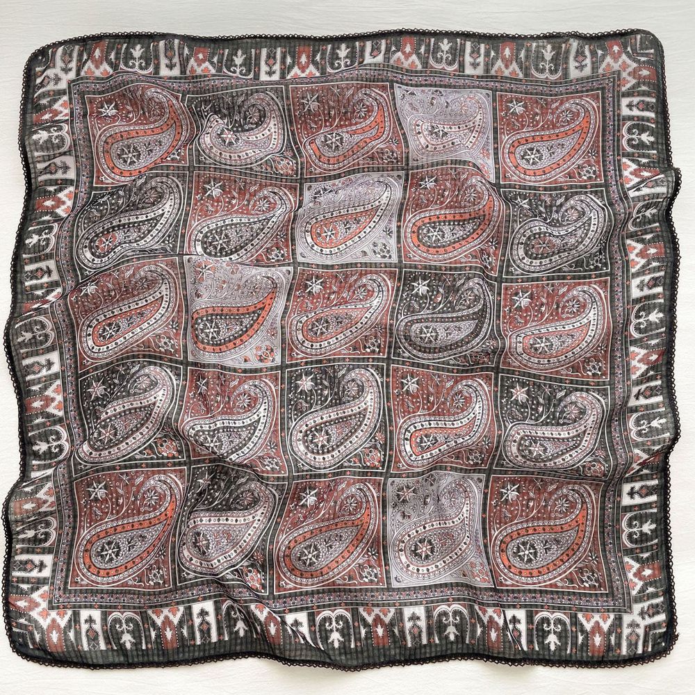 法式棉麻披肩方巾-復古幾何-黑紅色 (90x90cm)