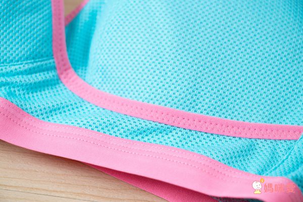 沐伊孕哺 MOOIMOM - 超透氣運動風糖果色交叉哺乳內衣-藍