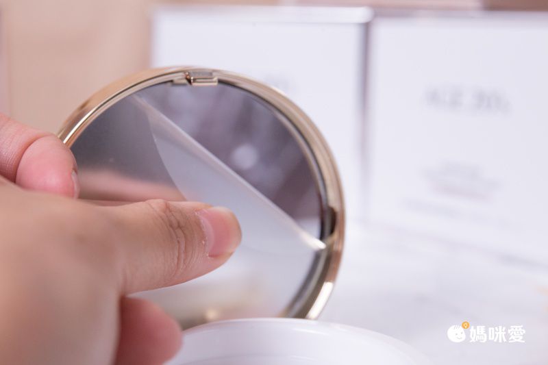 打造無瑕光澤肌！韓國 Age 20's 爆水粉餅