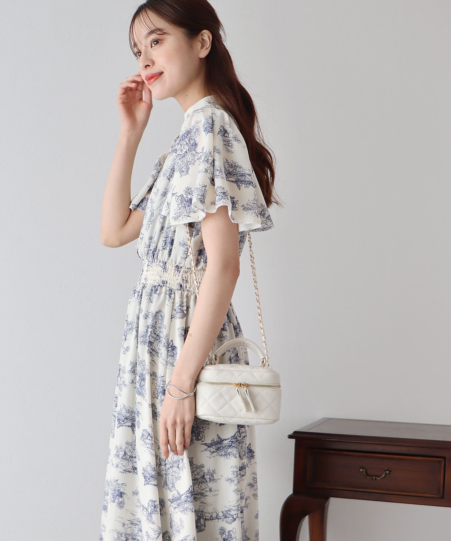 日本 BLUE EAST - 浪漫時光碎花雪紡短袖洋裝-寧靜花園-淺粉紫