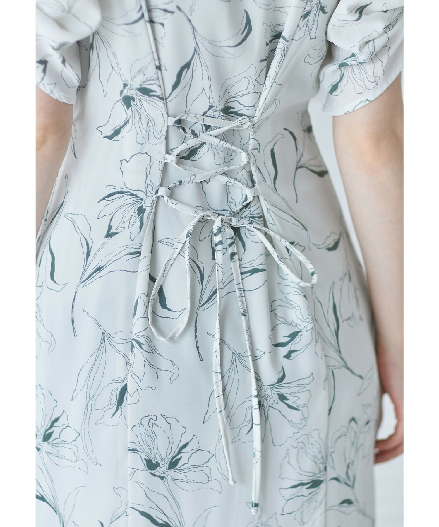 日本 tocco-closet - 典雅方領後綁帶泡泡袖洋裝-純潔百合-春芽綠