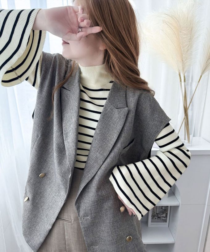 日本 Classical Elf - 羅紋修身高領喇叭袖上衣-白條紋-黑底