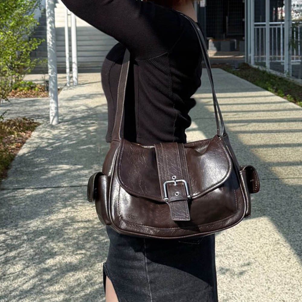 復古皮感紋理大容量郵差肩背包-咖啡棕 (F)