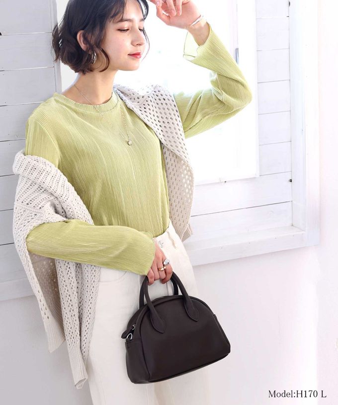 日本 Classical Elf - 圓領細坑條光澤感薄長袖上衣-摩卡