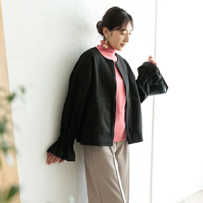 日本 ihuu - 柔軟彈性薄長袖上衣(指洞款)-杏白