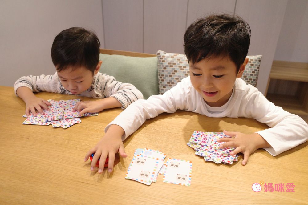 双美生活文創 - 瘋狂快手心臟病-內附72張卡牌+1個木製響板+1張遊戲說明書