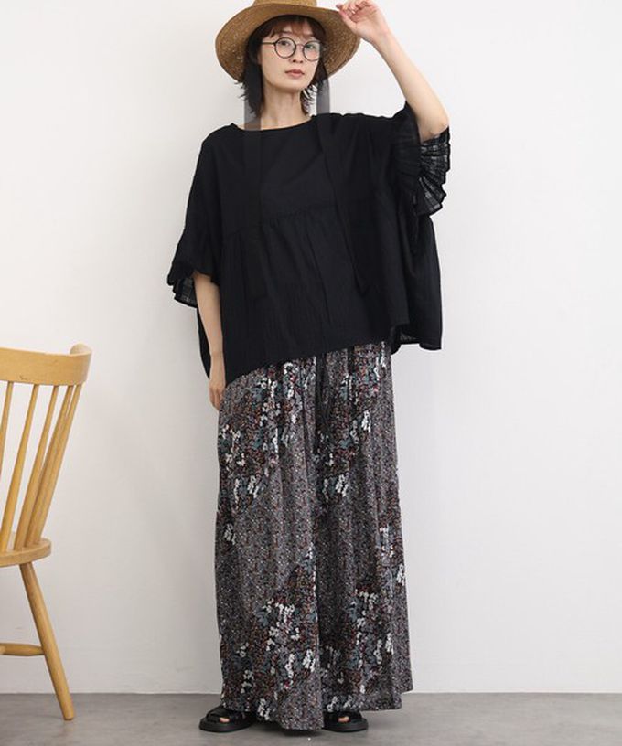 日本 Lupilien - 印度棉 緹花拼接感喇叭短袖上衣-黑