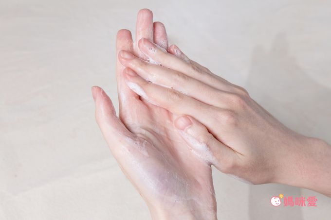 泰國 Beauty Buffet - Q10 牛奶沐浴露-450ml