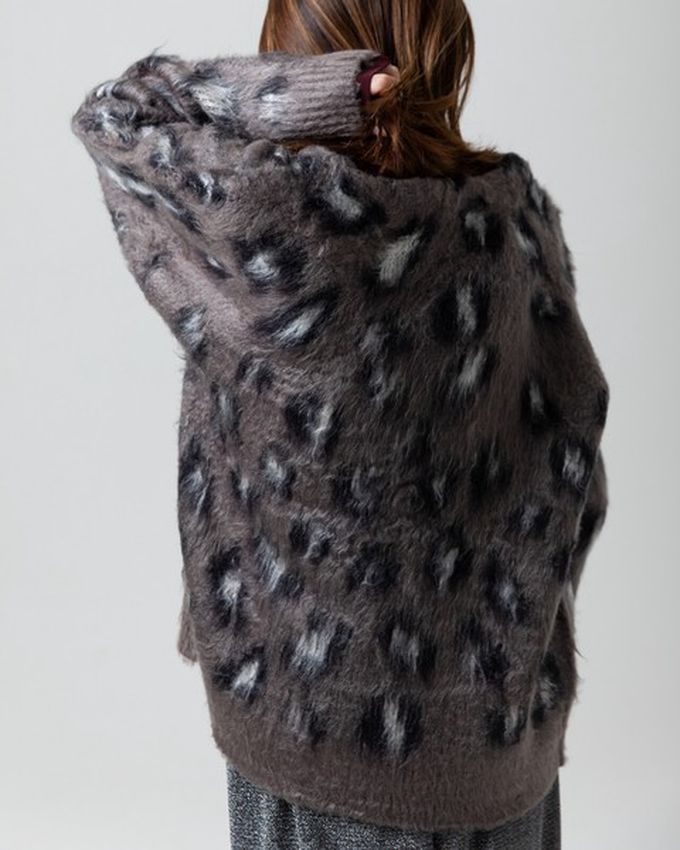 日本 gleam - 馬海毛觸感成熟豹紋V領針織開襟衫-咖啡