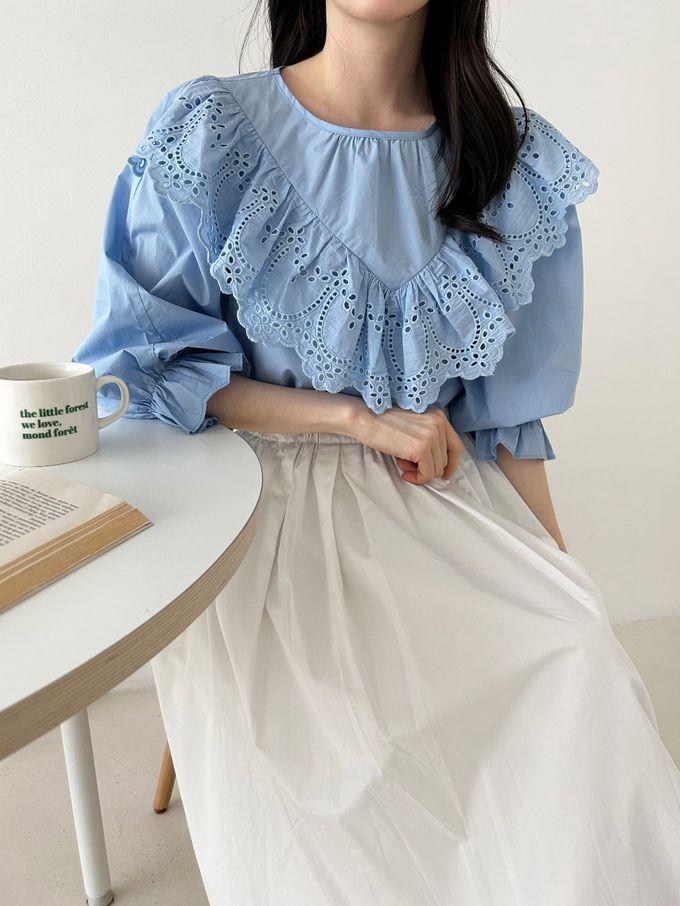 韓國女裝連線 - 鏤空V字荷葉裝飾圓領襯衫-天藍 (FREE)