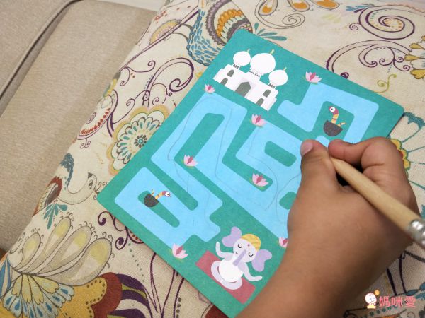 西班牙 APLI - 【旅行遊戲卡超值組】-是誰不一樣+世界迷宮+叫我找碴王-圖卡90張+鉛筆3支